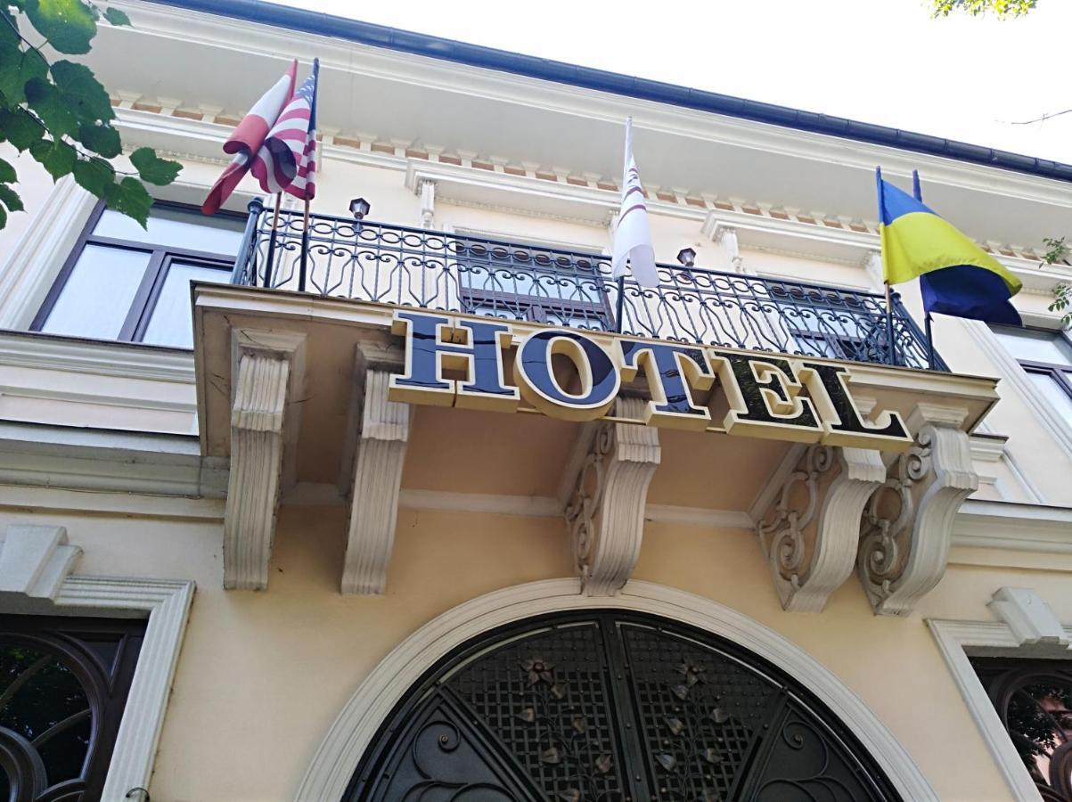 Hotel Panskiy Dvir Czernowitz Exterior foto